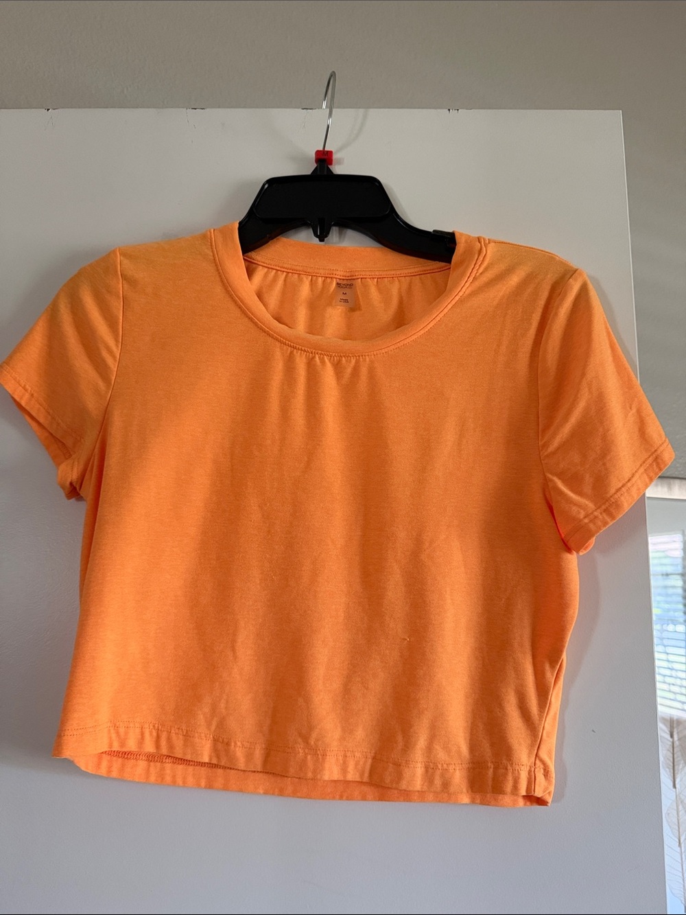Beyond Yoga Women's Bright Orange Crop Tee